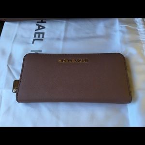 Michael Kors Dusty Rose Jet Set Wallet